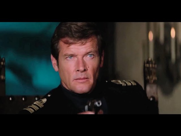 7x007: Roger Moore as James
