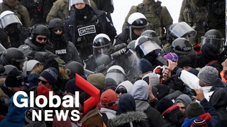 Trucker protests: Police continue enforcement action against demonstrators in Ottawa, Canada | FULL