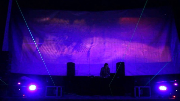 R. Roo, live Part