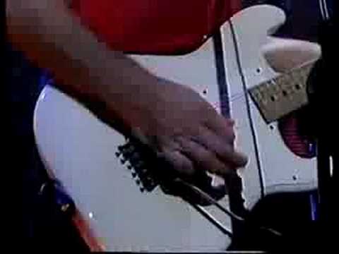 Gary Moore REACH FOR THE SKY LIVE