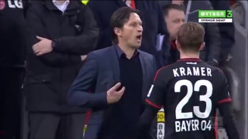 Арбитр матча Байером Боруссия Д удалил со скамейки