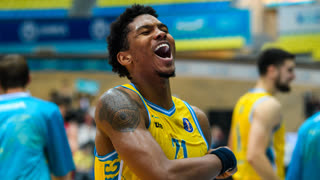 9/11/19 | Малькольм Хилл забивает победный бросок в игре с Цмоки