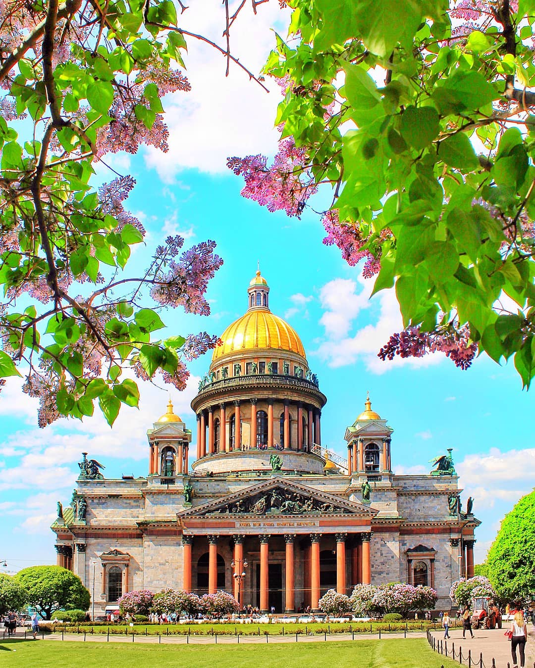 Исаа́киевский собо́р Питер