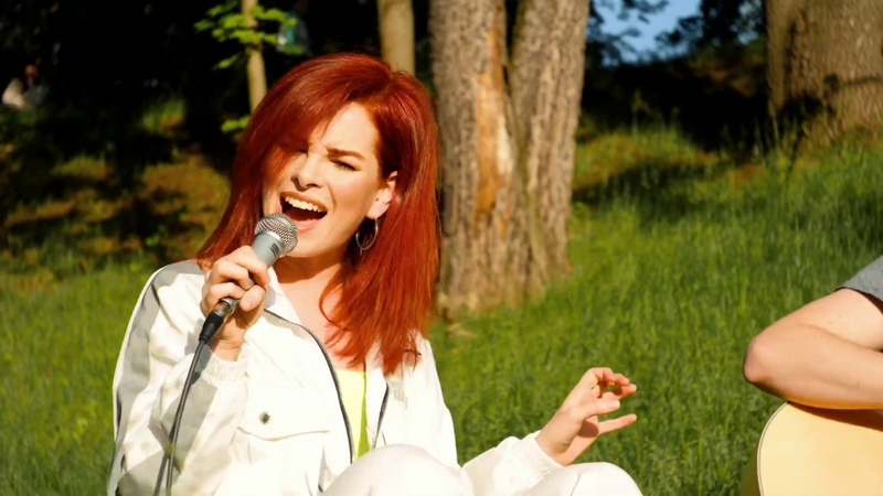 No roots (trio live in Park