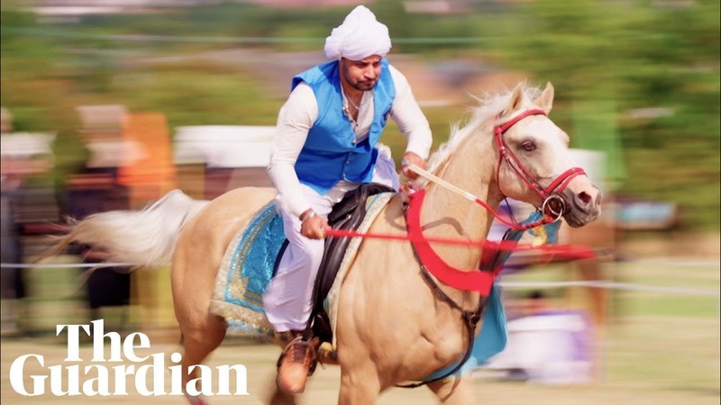 Tent pegging in the UK: In neza bazi, anything can